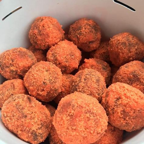 Choco Butternut Munchkins, Butternut Munchkins, Choco Butternut, Business Wallpaper, Cute Snacks, Bread And Pastries, Filipino Recipes, Food Cravings, Cornbread