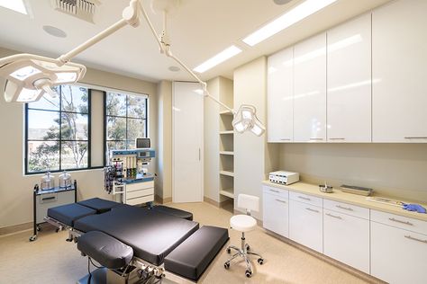 Facial Plastic & Reconstructive Surgery in San Diego — SKY Facial Plastic Surgery Plastic Surgeon Office, Modern Office Ideas, Office Redesign, Consulting Room, Medical Esthetician, Medical Office Design, Office Interior Design Modern, Cabinet Medical, Spa Ideas