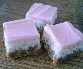 Coconut Squares, Dessert Squares, Square Recipes, Dessert Bar Recipe, Bar Cookies, Xmas Cookies, Christmas Cooking, Cookie Desserts, Christmas Cookie