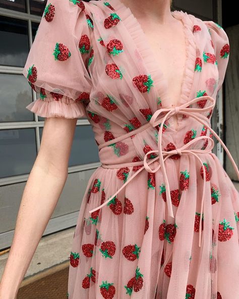 Pernille Rosenkilde on Instagram: “This monday needs a bit of strawberry 🍓” Lirika Matoshi, Outfit Korean Style, Strawberry Dress, Style Inspiration Casual, Fashion Project, Romantic Dress, Fancy Dresses, Pretty Dresses, Strawberries