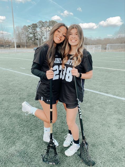 Lax Photo Ideas, Lacrosse Aesthetic Girl, Lacrosse Picture Poses, Lacrosse Poses Photo Ideas, Lacrosse Poses, Lacrosse Hairstyles, Lax Aesthetic, Lacrosse Pictures, Lacrosse Aesthetic