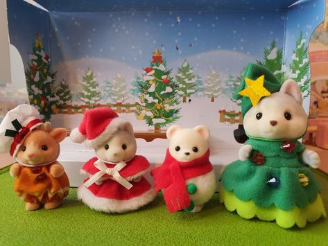 Merry Christmas Friends, Sylvanian Family, Christmas Friends, Calico Critters, Friends Set, Sylvanian Families, Merry Christmas, Christmas Tree, Dolls