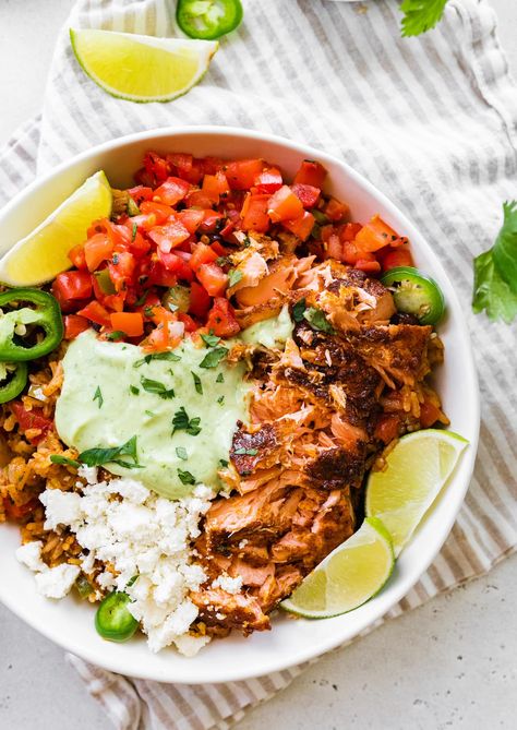 Salmon Chipotle Bowl, Salmon Fajita Bowl, Salmon Bowl No Rice, Salmon Taco Bowl Recipe, Fish Burrito Bowl, Salmon Mexican Bowl, Mexican Salmon Bowl, Southwest Salmon Bowl, Salmon Burrito Bowl