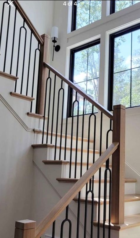 Ranch Staircase, Stair Railings Metal, Black Metal Stair Railing, Stairway Inspiration, Stairs Organization Ideas, Home Staircase Design, Spindles For Stairs, Stairs Organization, Stairs Remodeling