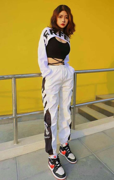 College Hip Hop Dance Team, Dance Style Outfits, Dance Outfits Practice, Practice Outfits, Tomboy Style Outfits, White Outfit, Dance Fashion, Tomboy Fashion, Kpop Fashion Outfits