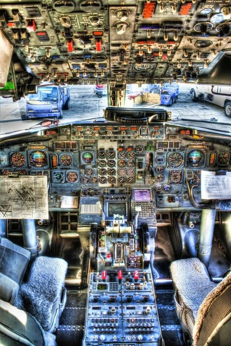 Boeing 737 Cockpit, Helicopter Cockpit, Aircraft Instruments, Aviation Quotes, Aviation Technology, Boeing 707, Airplane Wallpaper, Pilots Aviation, Web Security