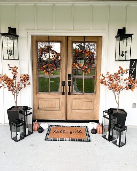 30 Amazing Farmhouse Double Front Doors For A Rustic Vibe Long Porch Decorating Ideas, Farmhouse French Doors, Wooden Double Front Doors, Front Door Images, Fall Eucalyptus, Wooden Double Doors, Porch Plants, Rustic Modern Farmhouse, Farmhouse Front Door