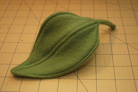 Tutorial: Making Whiskers and Bendable Parts | you and mie Tomato Costume, Treehouse Inspiration, Totoro Dress, Totoro Hat, Totoro Diy, Totoro Party, Fabric Leaf, Diy Leaves, Hat Patterns To Sew