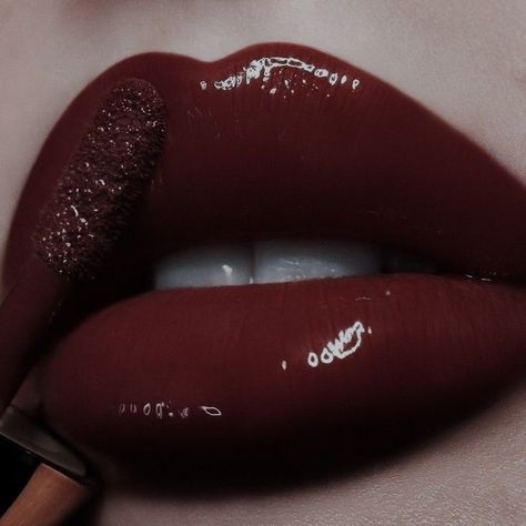 Dark Lips Aesthetic, Dark Red Lipstick Aesthetic, Dark Lipstick Aesthetic, Dark Red Hair Aesthetic, Dark Lipstick Looks, Dark Red Makeup, Aesthetic Red Lipstick, Red Lips Aesthetic, Red Lipstick Aesthetic