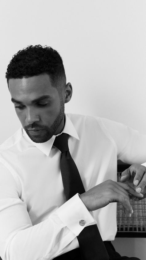 Lucien Laviscount Aesthetic, Lucien Laviscount, Gold Skin, Character Bank, Black Suit Men, Stylish Celebrities, Emily In Paris, Hair Color Dark, Men Fashion Casual Outfits