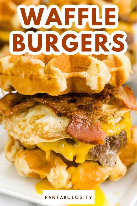 Waffle Burger, Waffle Sandwich Recipe, Burgers On The Stove, Bacon Waffles, Brunch Burger, French Toast Waffles, Waffle Iron Recipes, Mini Hamburgers, Waffle Maker Recipes