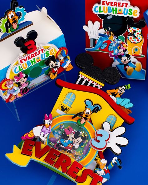 ❤️💙Everest ClubHouse 💙❤️ This Mickey Mouse Clubhouse order includes: -Happy Birthday Banner -Pringles -Gable Boxes -Lollipop Boxes -Cake Topper #mickeymousebirthday #mickeymouseparty #partyfavors #birthdayfavors #mickeymouseclubhouseparty #mickeycake #mickeymouseclubhouse #mickeymousepartytheme #mickeymousecake #minniemousebirthdayparty #mickeymouseparty #kidspartydecor . . . . . . . . . . . . . #papercrafts #papercraftsupplies #papeleriacreativa #disneylandbirthday #mariobrosparty #b... Mickey Clubhouse Birthday, Mickey Mouse Clubhouse Decorations, Topper Barbie, Sweet One Party, Mickey Invitations, Mickey Clubhouse, Kids Party Planner, Disneyland Birthday, Mickey Mouse Clubhouse Party