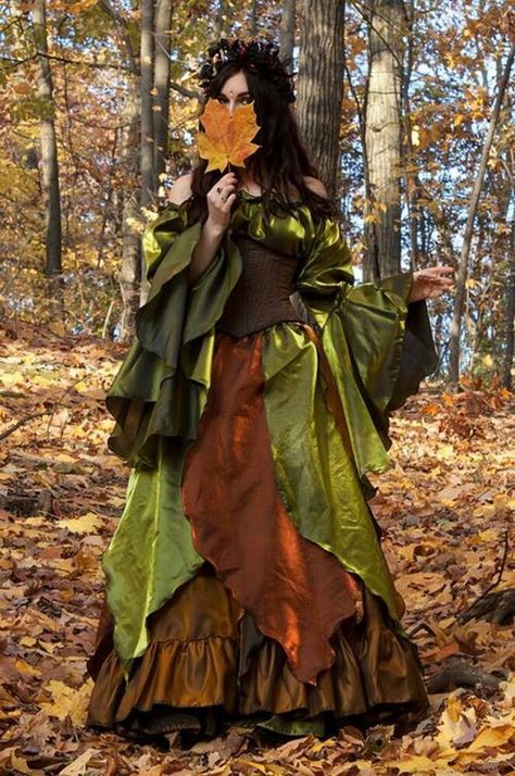 Autumn Fairy Costume, Woodland Fairy Costume, Faerie Costume, Woodland Autumn, Ren Faire Outfits, Autumn Witch, Fairy Outfit, Fair Outfits, Autumn Fairy