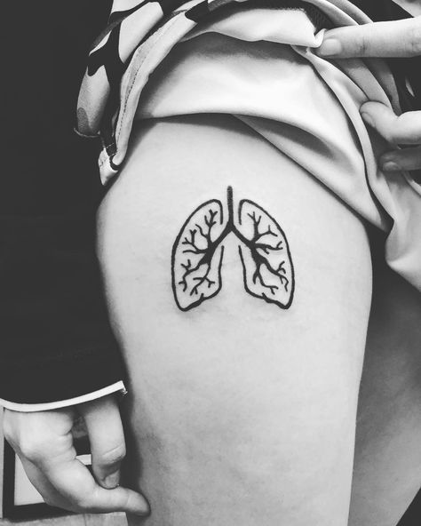 Simple Lung Tattoo, Tattoo Lungs, Inhaler Tattoo, Lung Tattoo, Survivor Tattoo, Sweet Tattoos, Michael Art, Tattoo Style Drawings, Small Tattoos For Guys