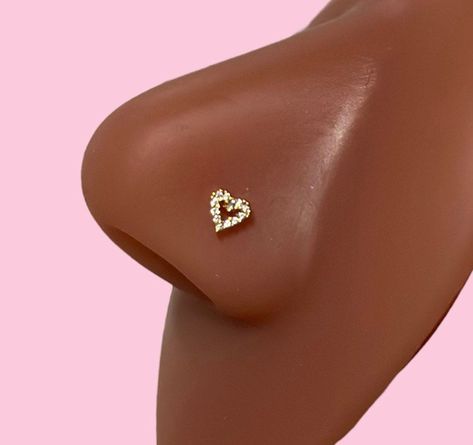 20g Mini heart nose stud (bone end) Gold plated 18k Different Types Of Nose Rings, Nose Piercing Stud Jewelry, Nose Ring Aesthetic Stud, Baddie Nose Piercing, Cute Nose Jewelry, Aesthetic Nose Piercing Stud, Two Nose Piercings On Both Sides, Nose Stud Aesthetic, Stud Piercing Nose