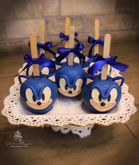 Sonic Cake Pop Ideas, Sonic Hedgehog Cupcakes, Sonic The Hedgehog Treats, Sonic The Hedgehog Cake Pops, Sonic Cake Pops, Sonic Treats, Sonic Desserts, Sonic Party Ideas Decoration, Sonic Cupcakes