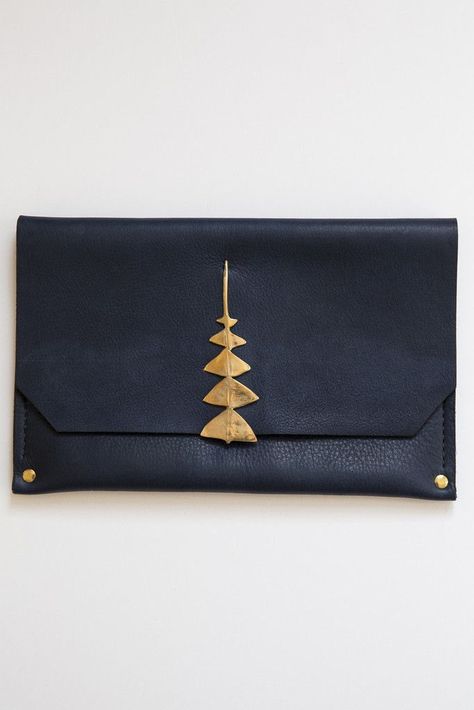 Navy Clutch, Brass Detail, Clutch Pouch, Beautiful Bags, Gold Details, Clutch Wallet, Leather Clutch, Clutch Purse, Clutch Handbag