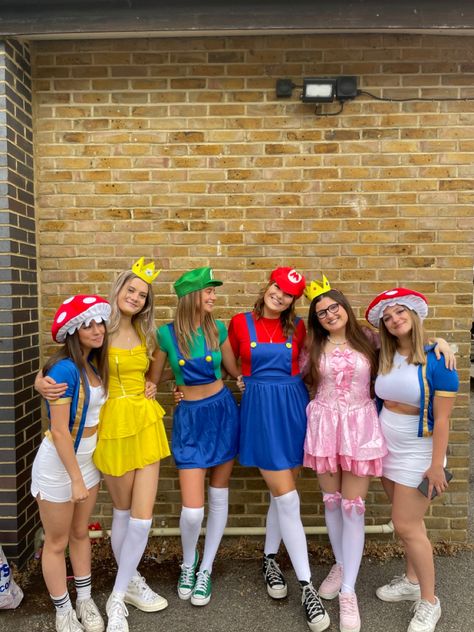 Mario Party Character Costumes, Halloween Costumes Mario Characters, Mario And Friends Costumes, Super Mario Dress Up, Super Mario Bros Group Costume, Holloween Costume Ideas Groups, Mario Costume Halloween, Co Ed Group Halloween Costumes, Kamek Mario Costume