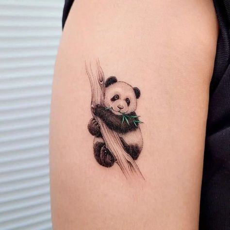 Animal Henna Designs, Panda Tattoo Ideas, Tattoos Panda, Panda Bear Tattoos, Flower Vine Tattoos, Funny Tattoo, Cute Henna Tattoos, Trending Tattoos, Cute Henna