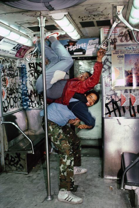 Martha Cooper, 1980. Jamel Shabazz, Cultura Hip Hop, Hip Hop Art, Nyc Subway, Vintage New York, Hip Hop Culture, Street Culture, Break Dance, 인물 사진