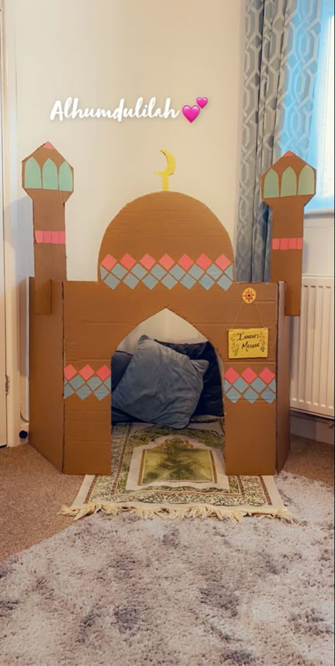 Ramadan Decorations For Kids, Cardboard Masjid, Mosque Crafts For Kids, Cardboard Mosque, 3d Mosque Craft, Cardboard Mosque For Kids, Ramadhan Kids Activity, 10 Ramadan, Ramdan Decore Ideas For School