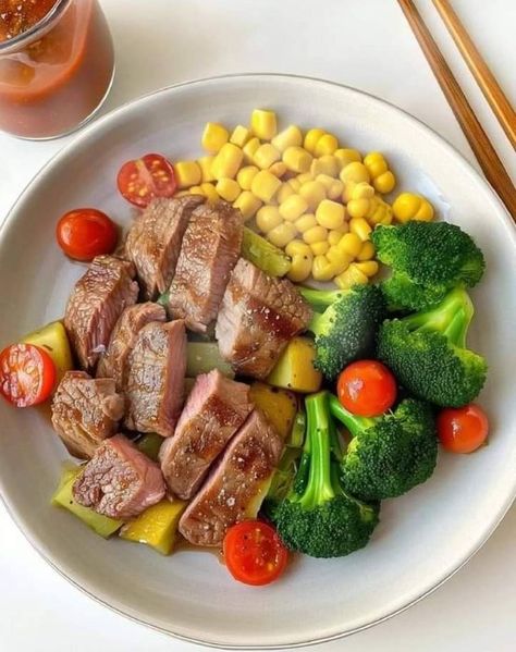 Aesthetics Food, Healthy Dinner Options, Healthy Wealthy, Food Fast, Cafe Ideas, Grilled Steak, Family Dinner Recipes, Quick Weeknight Meals, Healthy Salad