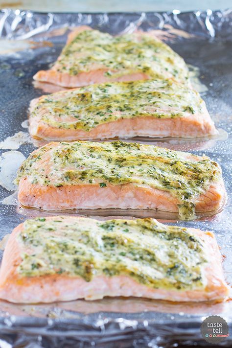 A delicious salmon dinner is less than 20 minutes away! This Amazingly Moist Salmon is just that - a moist, flavorful salmon recipe that is as easy as can be. Recipe With Mayonnaise, Moist Salmon, Easy Salmon Recipes, Salmon Dinner, Baked Salmon Recipes, Salmon Dishes, Fish Dinner, Breakfast Dinner, Salmon Recipe