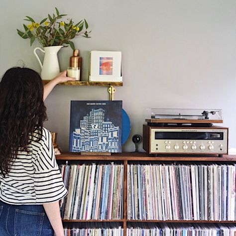 The Best Vinyl Record Storage Options - Turntable Kitchen Vinyl Record Storage Ideas, Vinyl Record Storage Furniture, Bathing Culture, Record Storage Ideas, Vinyl Record Cabinet, Store Vinyl Records, Best Vinyl Records, Record Storage Cabinet, Pallet Tv Stands