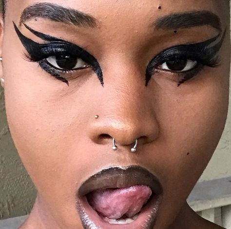 Drag Make-up, Punk Makeup, Graphic Makeup, Swag Makeup, Smink Inspiration, Alternative Makeup, Selina Kyle, Dope Makeup, Edgy Makeup