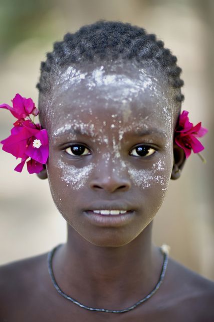 Murele Child - Ethiopia Pakse, Flowers In Her Hair, African People, We Are The World, African Beauty, People Of The World, World Cultures, Interesting Faces, Black Is Beautiful