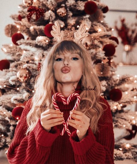 Sofia — Folklore Wallpapers Oc California, Taylor Swift Fotos, Taylor Swift Christmas, Taylor Swift Images, Photos Of Taylor Swift, Estilo Taylor Swift, Taylor Swift Cute, Taylor Swift Posters, Swift Photo