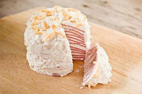 The 5 Most Delicious and Unique Ways to Eat Bologna Bologna Cake, Bologna Recipes, Sweet Birthday Cake, Southern Dishes, Savory Appetizer, Sweet Birthday, Eat Lunch, Creamy Cheese, Deli Meat