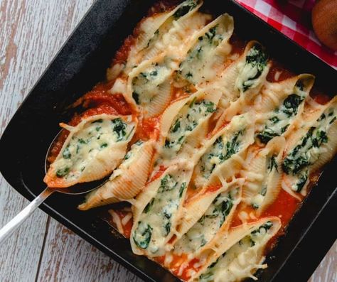 Air Fryer Stuffed Spinach Pasta Shells - Fork To Spoon Fried Spinach, Shredded Bbq Chicken, Manicotti Recipe, How To Cook Chorizo, Homemade White Bread, Jumbo Pasta Shells, Filled Pasta, Ground Italian Sausage, Party Cooking