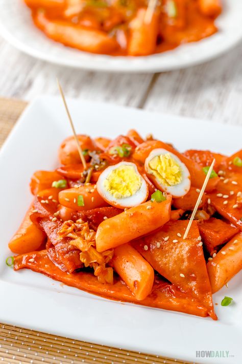 Korean Tteokbokki Recipe: Spicy and Chewy Rice Cakes Korean Tteokbokki Recipe, Tteok Recipe, Tteokbokki Rice Cakes, Rice Cake Korean, Korean Tteokbokki, Spicy Rice Recipe, Rice Cakes Recipe, Spicy Korean Food, Tteokbokki Recipe