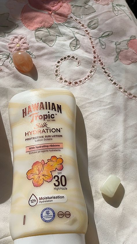 #crystals #hawaiiantropic #sunscreen #spf #koreanbeauty #koreanskincare #ugc #korean #hawaii #preppy #island #islandlife Hawaii Tropic Sunscreen, Preppy Sunscreen, Hawaii Skincare, Spf Aesthetic, Preppy Island, Hawaii Preppy, Hawaii Products, Coconut Sunscreen, Hawaiian Tropic Sunscreen