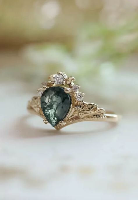 Tiara Diamond, Crown Engagement Ring, Nature Engagement Ring, Nature Inspired Engagement Ring, Ivy Leaves, Leaf Engagement Ring, Nature Inspired Rings, Future Engagement Rings, Moss Agate Ring