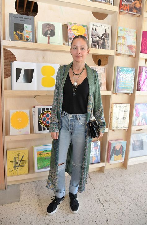 The West Coast art crowd descended on Highland Park this weekend as the Owl Bureau, a hip new bookstore developed by Richard Christiansen, opened its doors in Los Angeles. Nicole Richie Street Style, Nicole Ritchie, Nicole Richie Style, West Coast Style, West Coast Fashion, Coast Style, Nicole Richie, Dita Von Teese, Highland Park