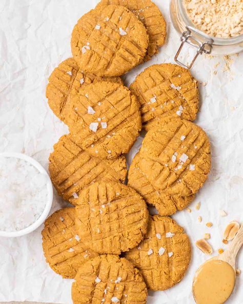 These soft and chewy PB2 peanut butter cookies are great as a healthy snack or dessert! Low in both fat and calories, and is easy to make. Peanut Butter Powder Cookies, Powdered Peanut Butter Cookies, Pb2 Cookies, Pb2 Peanut Butter, Powder Cookies, Peanut Butter Powder Recipes, Pb2 Recipes, Healthy Peanut Butter Cookies, Butter Powder