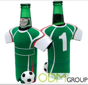 Soccer Merchandise Ideas, Football Merchandise Ideas, Merch Ideas Products, Beer Ideas, Soccer Pro, Museum Branding, Drinks Packaging Design, Gaming Merchandise, Soccer Gifts