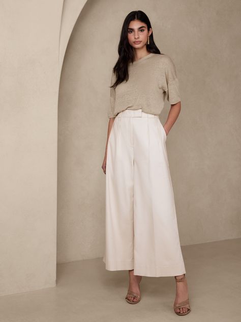 Wide Leg Pants Cropped, Formal Outfits For Petite Women, Physical Therapist Work Outfits, Cute Office Outfits Summer, Short Wide Leg Pants Outfit, Private School Teacher Outfit, Soft Classic Pants, Old Money Summer Fashion, Trendy Professional Outfits For Women