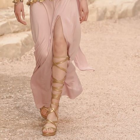 Greek Inspired Fashion Casual, Greek Royalty Aesthetic, Greek Clothing Aesthetic, Greek Dress Aesthetic, Greek Goddess Shoes, Greek Woman Aesthetic, Greco Roman Aesthetic, Greek Aesthetic Fashion, Aphrodite Aesthetic Outfit