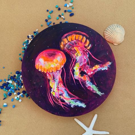 "An acrylic jellyfish painting on a wooden circle   8\"x8\"x.75\"" Cool Circle Paintings, Acrylic Painting On Vinyl Records, Paintings With Circles, Wooden Circle Painting, Painting On Circular Canvas, Circle Canvas Painting Acrylics, Wooden Circle Painting Ideas, Circle Art Ideas, Circle Acrylic Painting