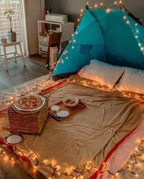 Floor Date Night Ideas, Air Mattress Date Night, Cute Stay At Home Dates Ideas, Indoor Camping Date Romantic, At Home Movie Date Night Set Up, At Home Paint Night Ideas Couples, Stay In Date Night Ideas At Home, Home Date Night Ideas Set Up, Backyard Stargazing