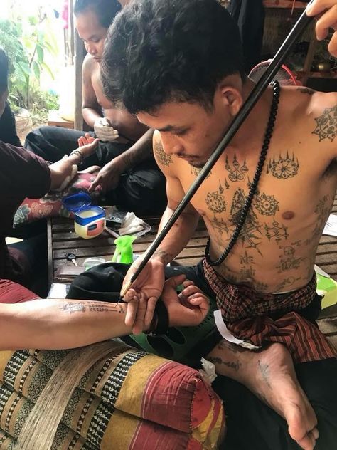 សាក់យន្ត័ខ្មែរ​ sak yant khmer  #cambodiatattoo #yanttattoo #khmerempire #sakyanttattoo #cambodia  #tattoo #khmertattoo #sakyant  #magic  #blackmagic Khmer Sak Yant, Cambodian Tattoo Khmer, Khmer Tattoo Cambodia, Cambodia Tattoo, Sakyant Tattoo, Cambodian Tattoo, Tats Ideas, Khmer Tattoo, Sak Yant Tattoo