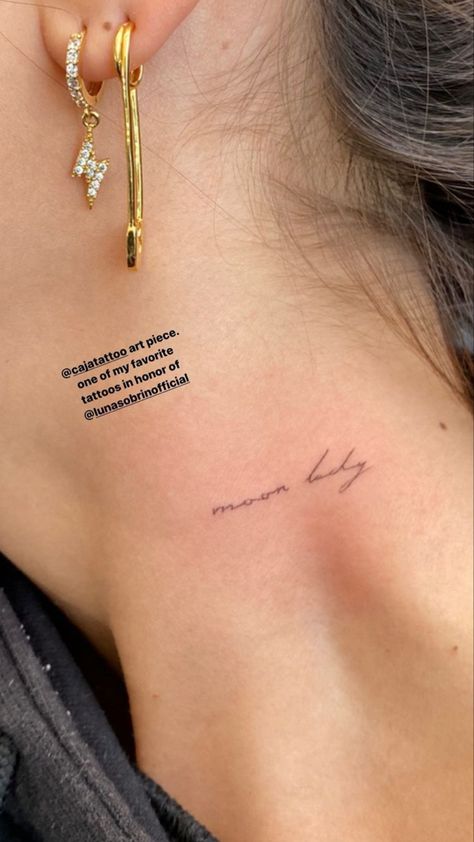 Vertical Hand Tattoo, Subtle Neck Tattoos Women, Last Minute Tattoo Ideas, Paige Lorenze Tattoo, Neck Tattoo Aesthetic, Script Neck Tattoo, Surrender Tattoo, Dainty Neck Tattoo, Feminine Neck Tattoos