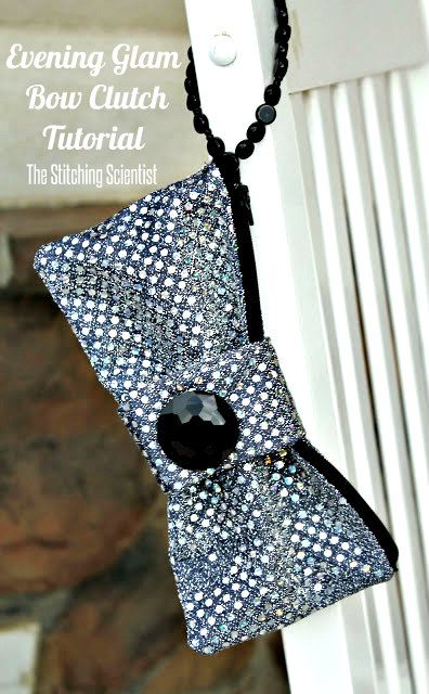 Evening Bow Clutch Tutorial Clutch Tutorial, Sac Diy, Diy Clutch, Bow Clutch, Sewing Tutorials Free, Bag Patterns To Sew, Bags Tutorial, Sewing Projects For Beginners, Purse Patterns