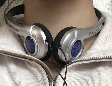 2000s Headphones Aesthetic, Y2k Headphones Aesthetic, 90s Headphones, 2000s Headphones, 80s Headphones, Y2k Headphones, Old Headphones, Panasonic Headphones, Vintage Headphones