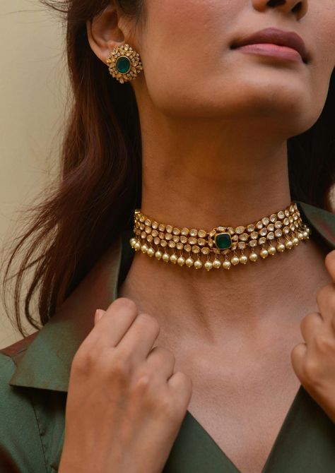 Personally Curated Unique Gold Necklace Designs for 2024 Modern Indian Jewelry, Wide Choker Necklace, Vintage Indian Jewelry, Simple Necklace Designs, Desi Jewelry, Wedding Jewelry Sets Bridal Jewellery, Indian Wedding Jewelry Sets, Indian Accessories, Neck Pieces Jewelry