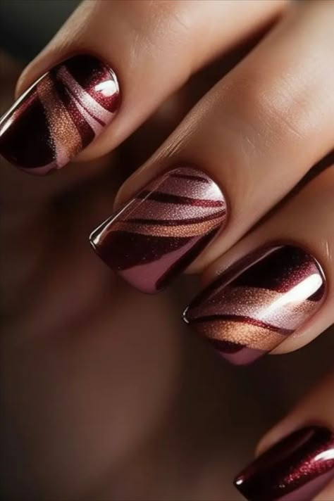 Rose Gold Burgundy Nails Plum Nails With Design Rose Gold, Gel Nail Designs Burgundy, Wine Red Nails Designs Fall, Fingernail Designs Classy, Dark Wine Nails With Design, Gel Nail Designs For Fall Autumn, Rose Gold And Burgundy Nails, Fall Nail Designs Autumn Burgundy, Maroon Nails With Design