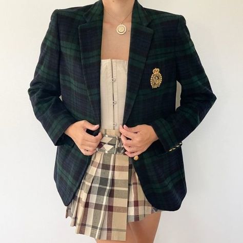 Vintage Lauren Ralph Lauren 90s Blazer Cashmere Wool Blend Plaid Women’s Size 8 Womens Plaid Blazer, 90s Blazer, Ralph Lauren 90s, Ralph Lauren Blazer, Ralph Lauren Plaid, Uniform Fashion, Vintage Blazer, Plaid Blazer, Cashmere Wool